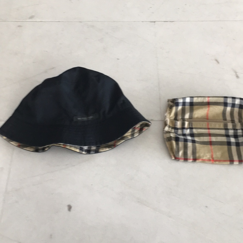 Burberry Reversible Bucket Rain Hat Black